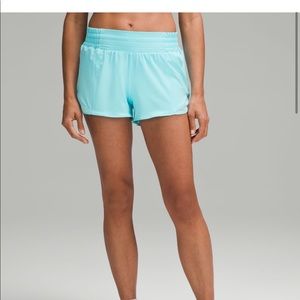 Lululemon Hotty hot shorts low rise 2.5”